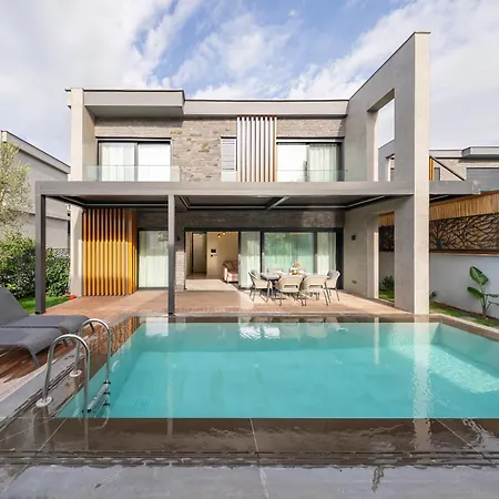 Villa With Private Swimming Pool In *